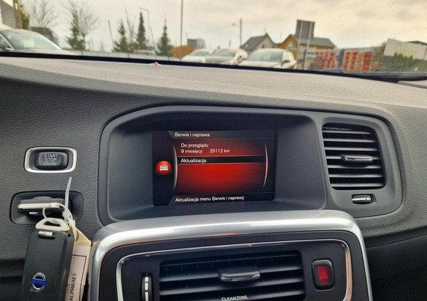 Volvo V60 cena 55900 przebieg: 186900, rok produkcji 2018 z Resko małe 781
